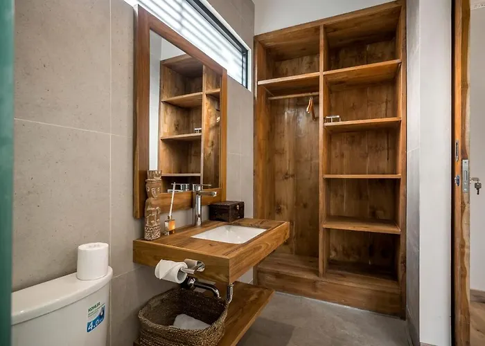 Вилла Priviere - 2br With Pool Near